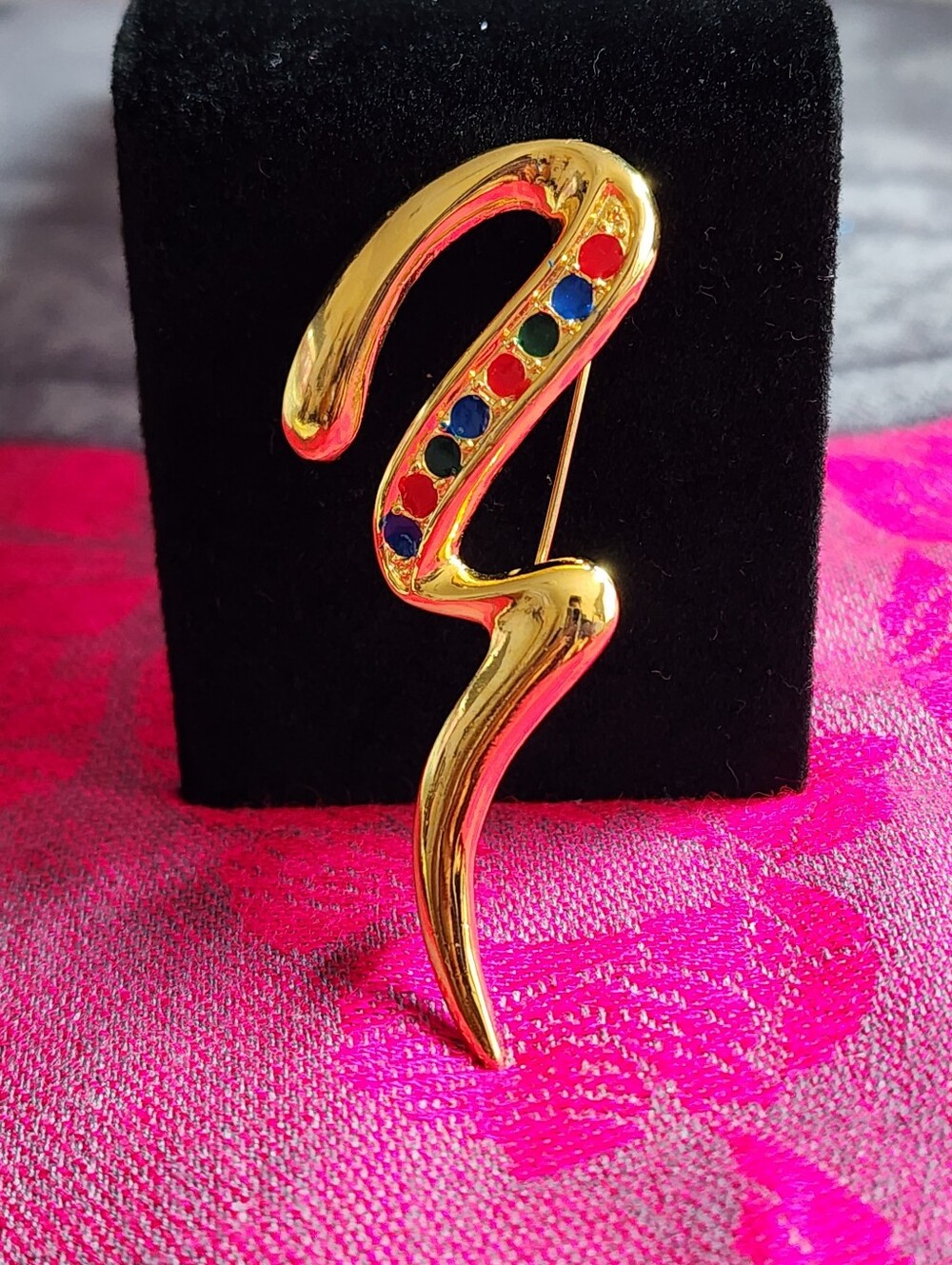 Gold Tone Fancy Signature Swirl Brooch. EUC.